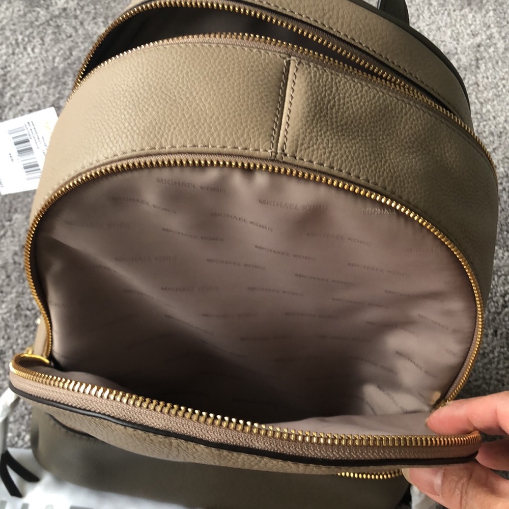 Michael Kors backpack - Picture 12 of 12